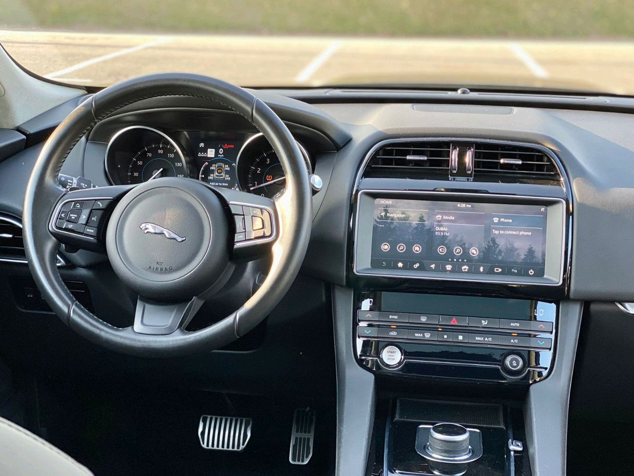 Jaguar F‑PACE - Image 3