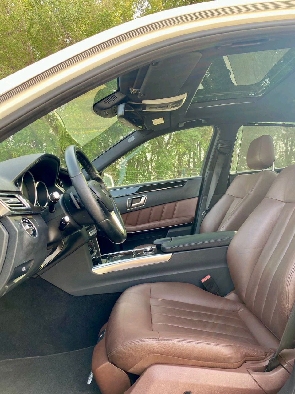 Mercedes Benz E-Class - Image 4