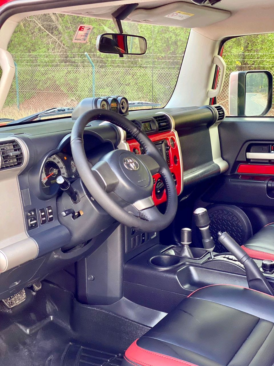 Toyota FJ Cruiser - Image 9