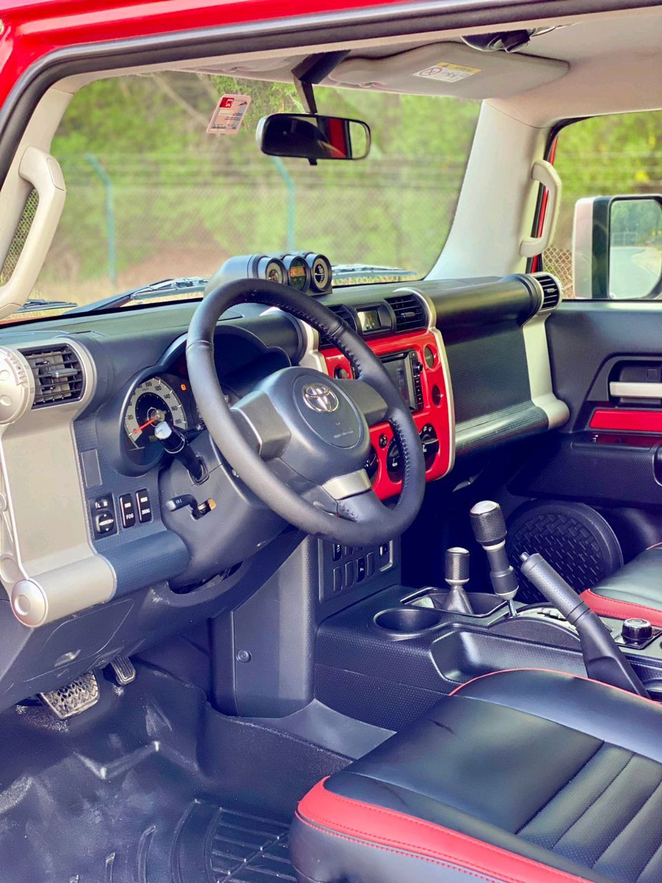 Toyota FJ Cruiser - Image 12