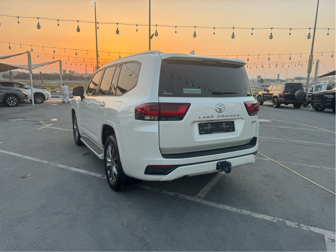 Toyota Land Cruiser - Image 6