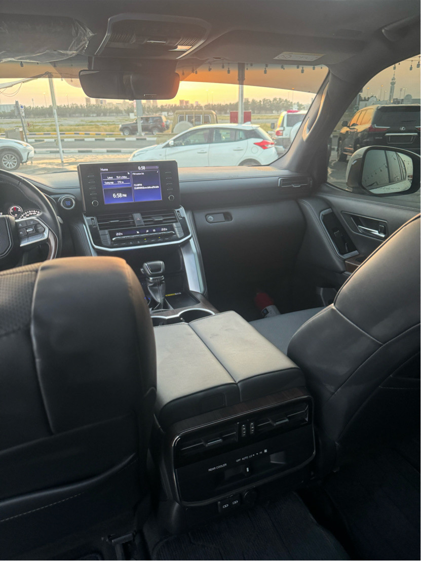 Toyota Land Cruiser - Image 7