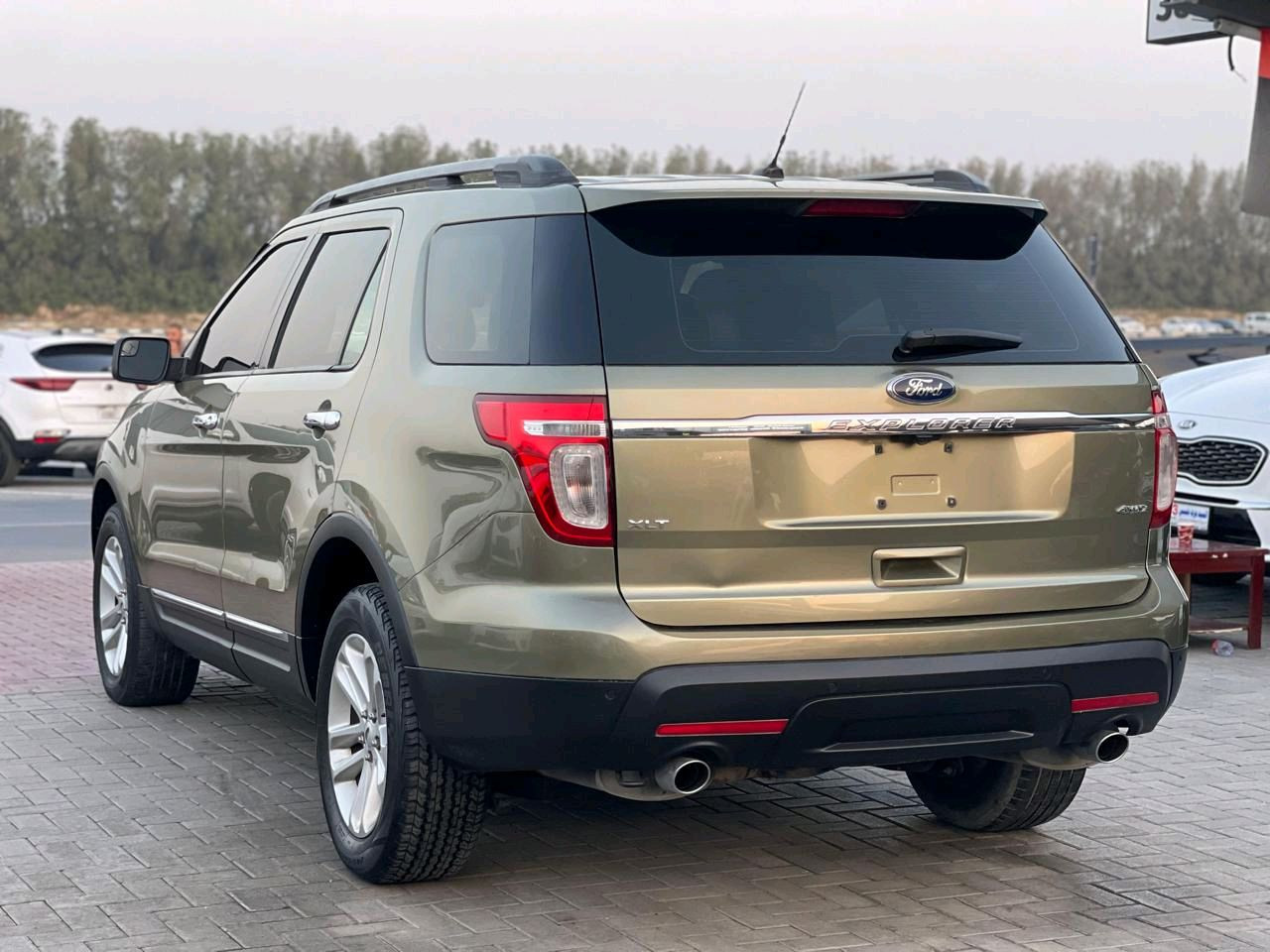 Ford Explorer - Image 6