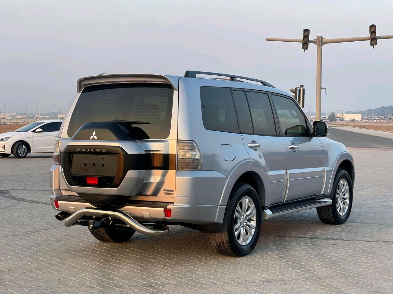 Mitsubishi Pajero - Image 7