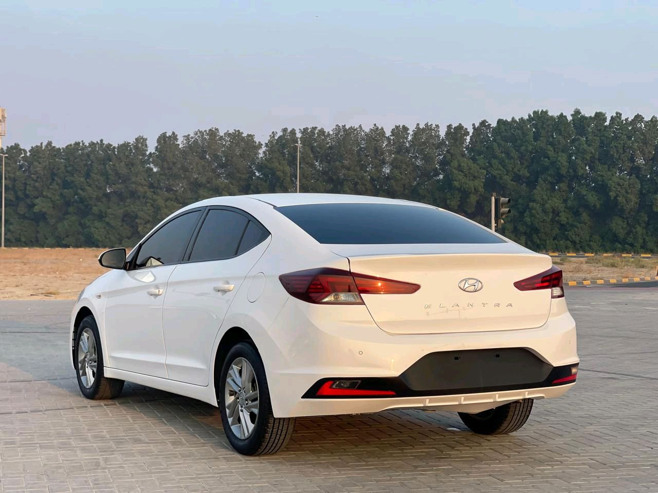 Hyundai Elantra - Image 7