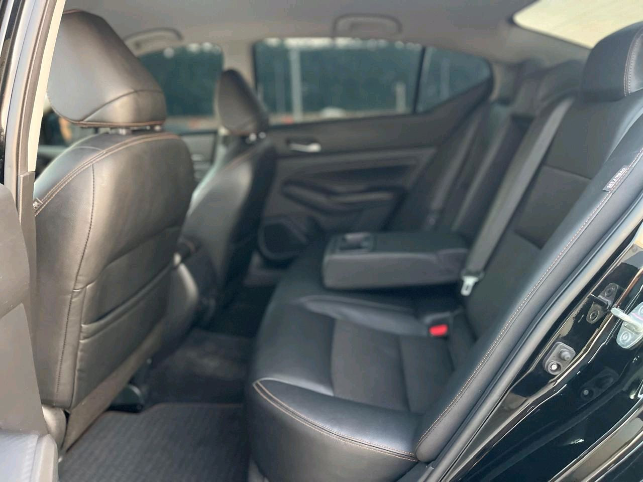 Nissan Altima - Image 9