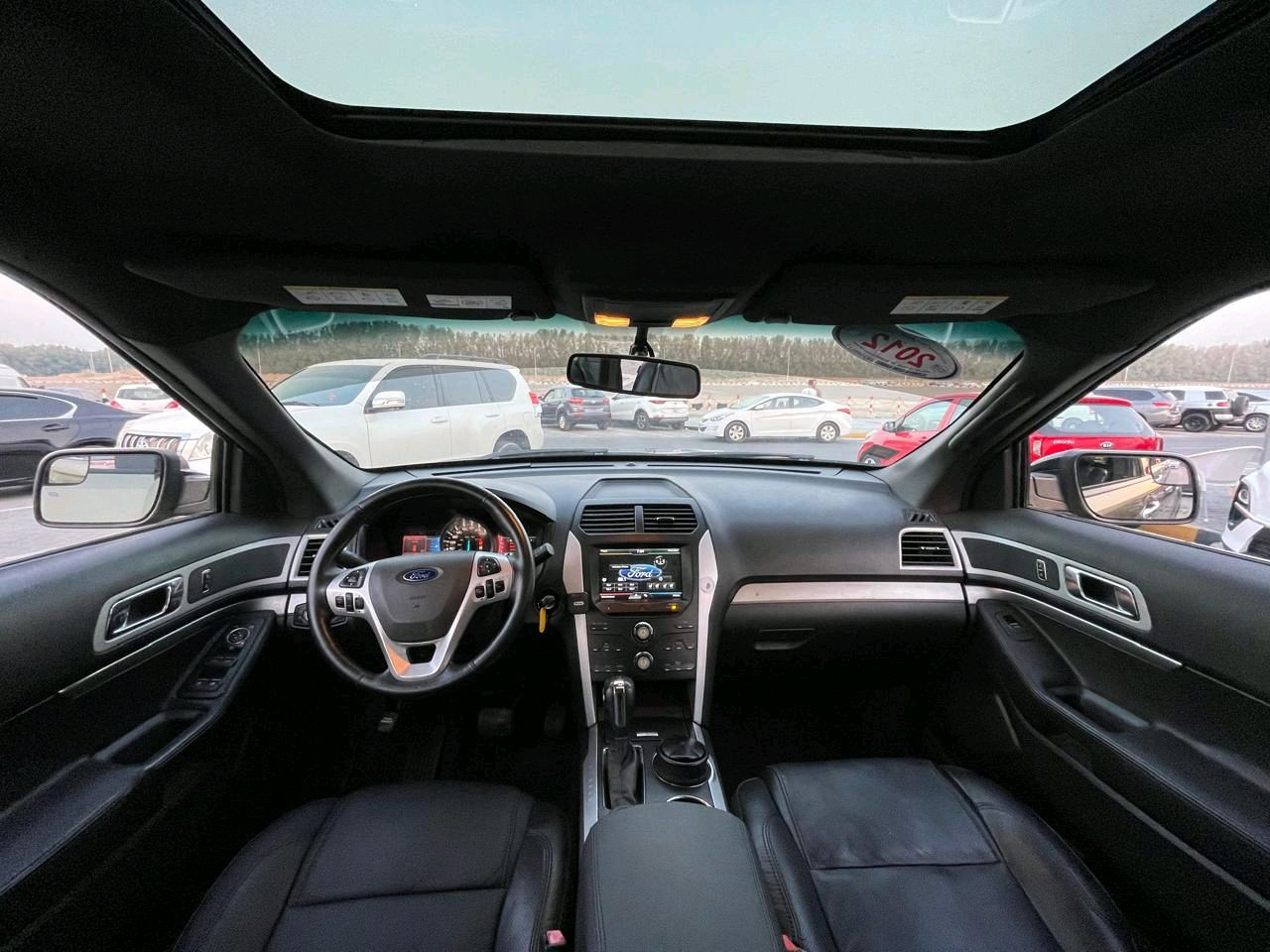 Ford Explorer - Image 7
