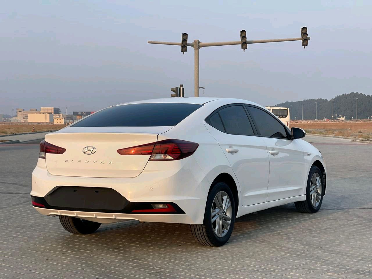 Hyundai Elantra - Image 6