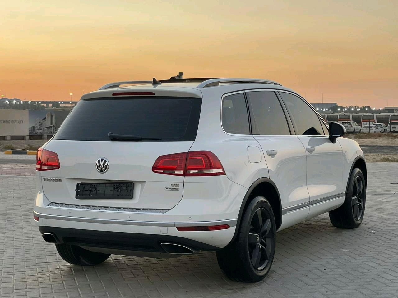 Volkswagen Touareg - Image 5