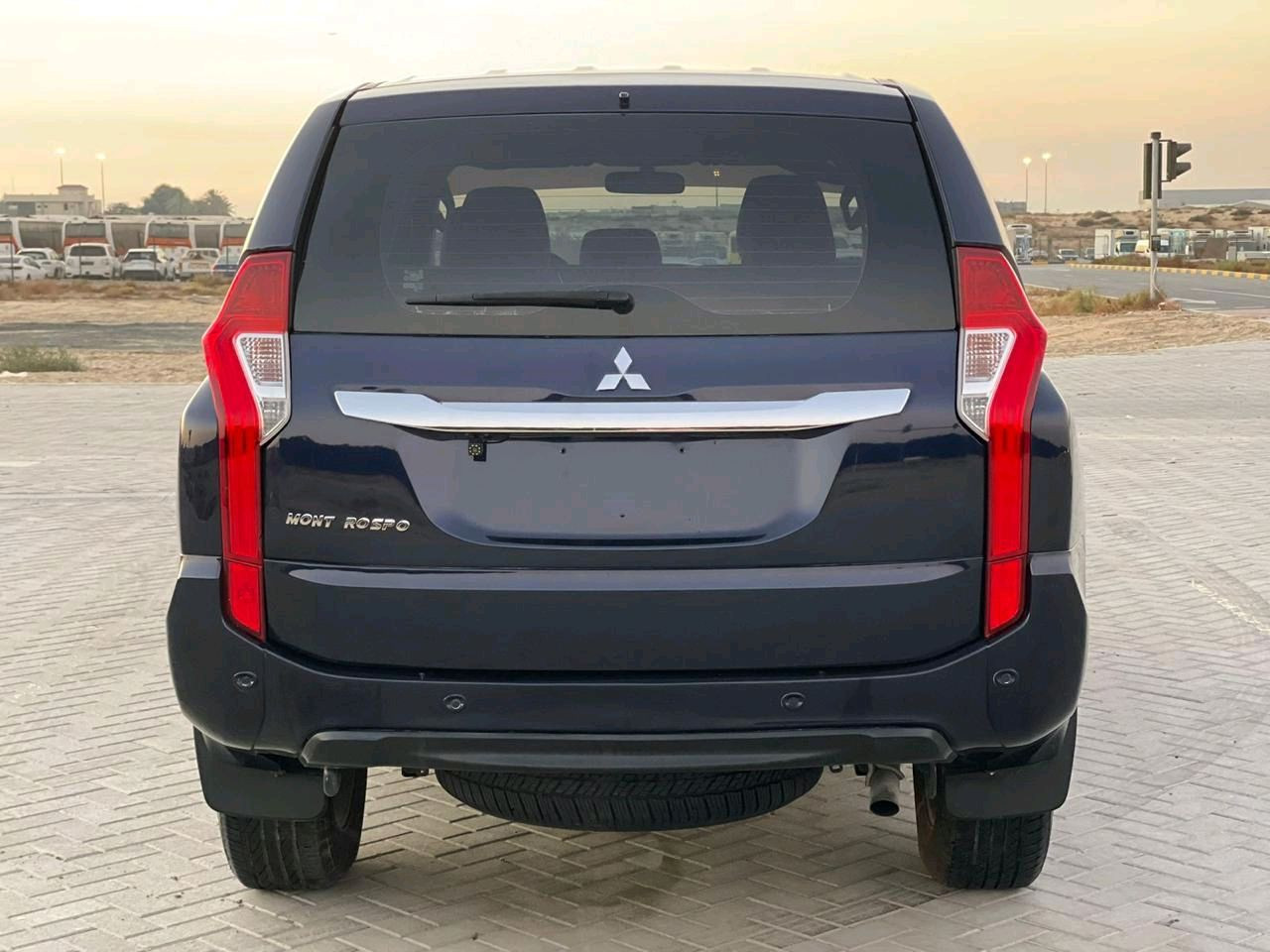 Mitsubishi Montero sport - Image 8