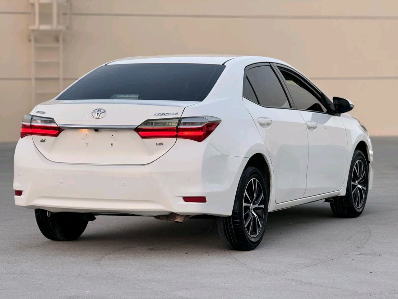 Toyota Corolla - Image 11