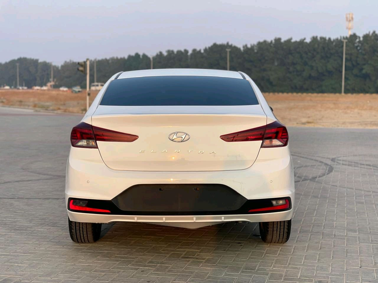 Hyundai Elantra - Image 4