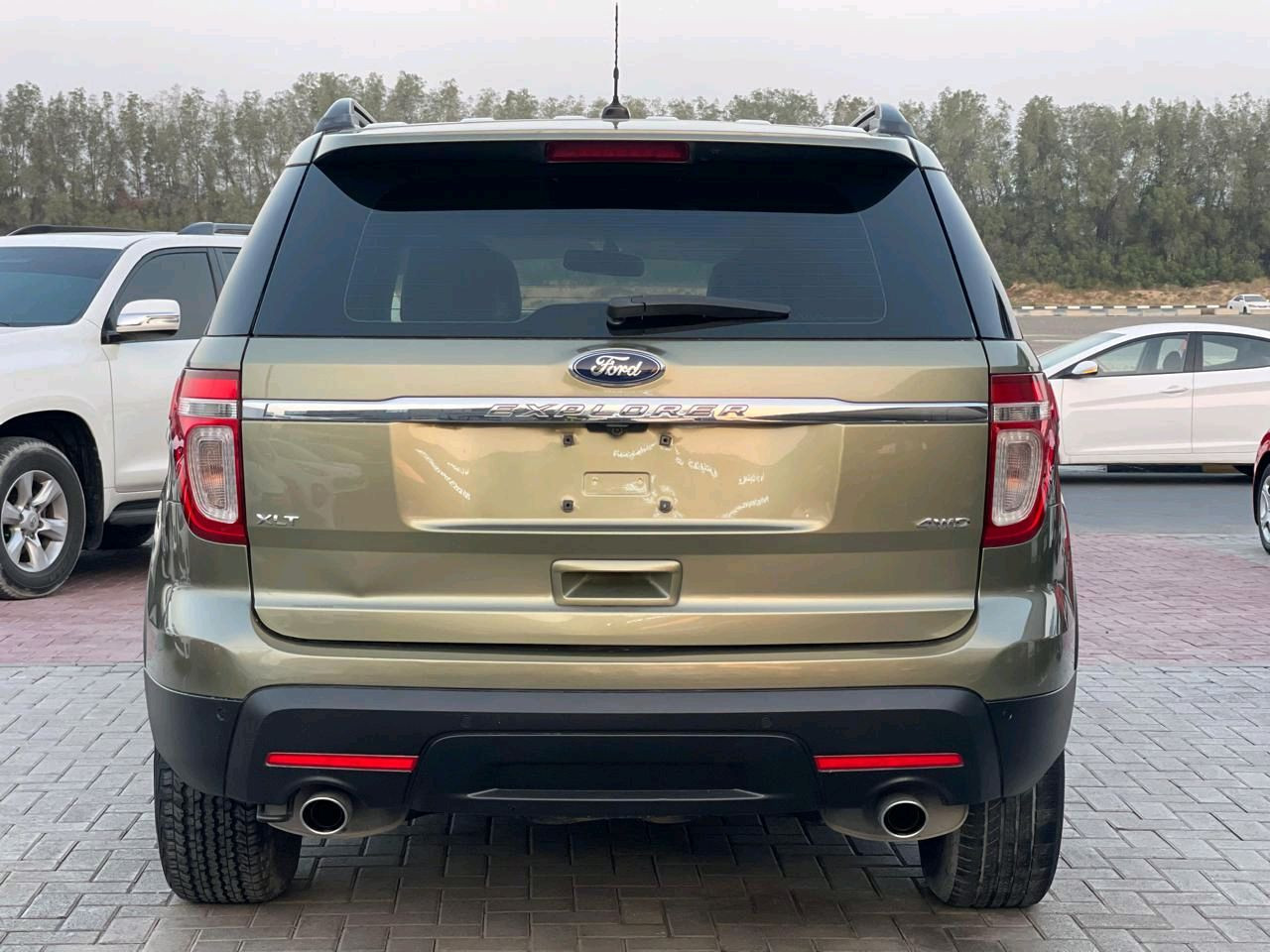 Ford Explorer - Image 4