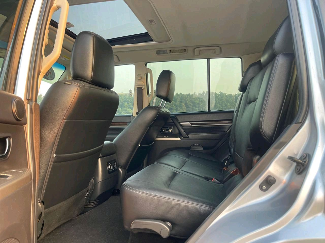 Mitsubishi Pajero - Image 6