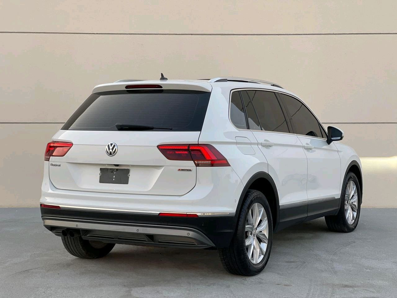 Volkswagen Tiguan - Image 7