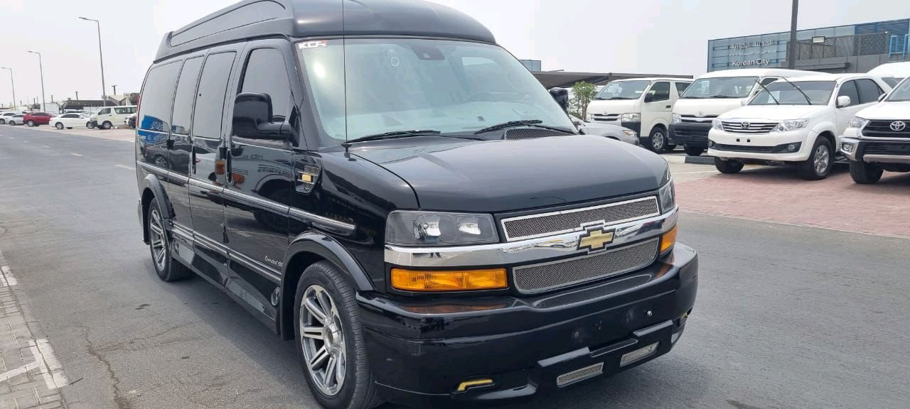 Chevrolet Express - Image 10