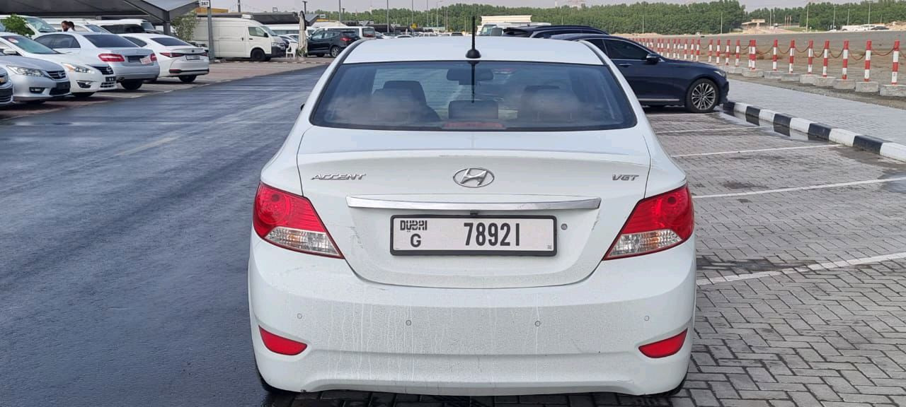 Hyundai Accent - Image 8