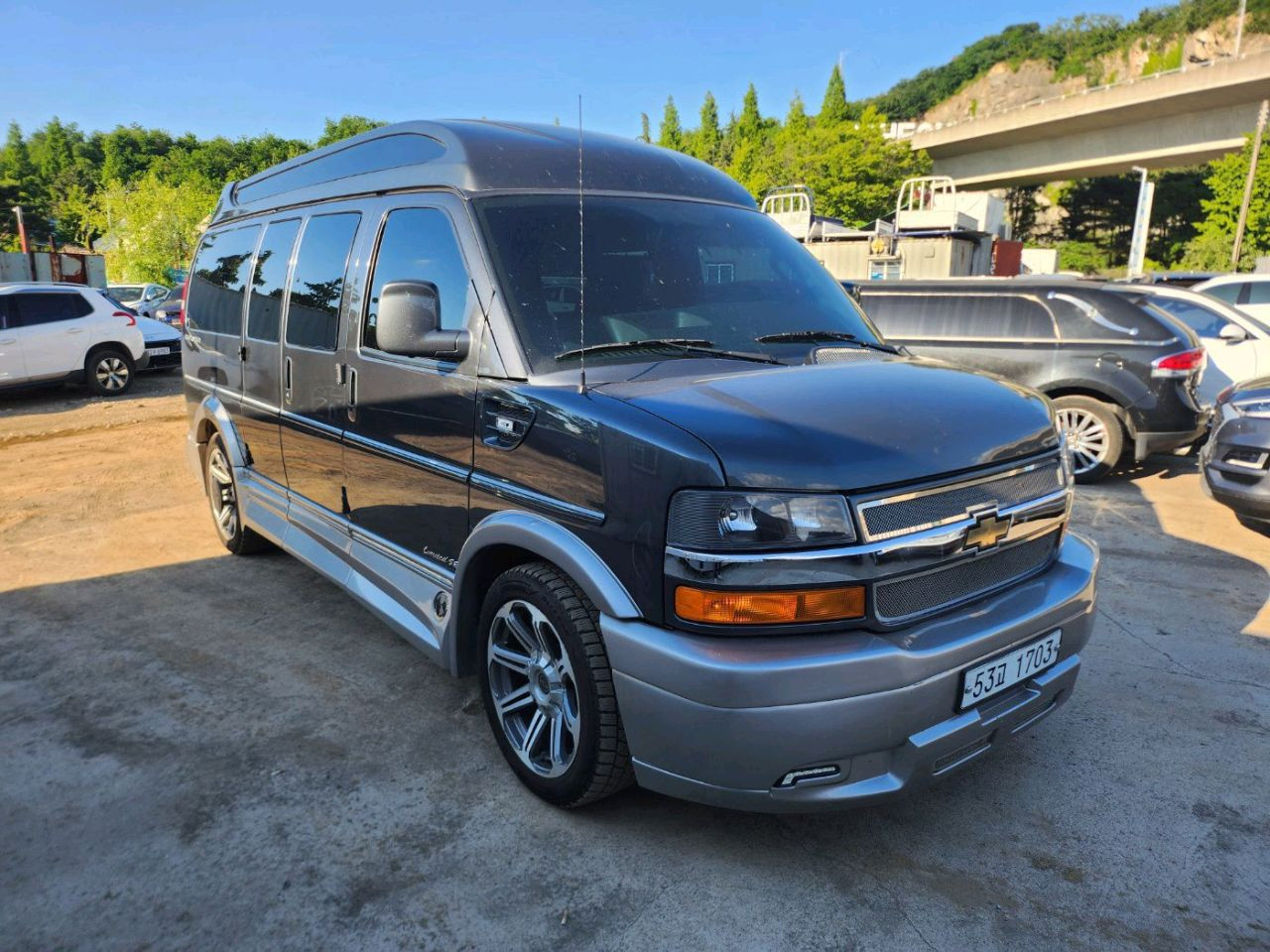 Chevrolet Express - Image 4