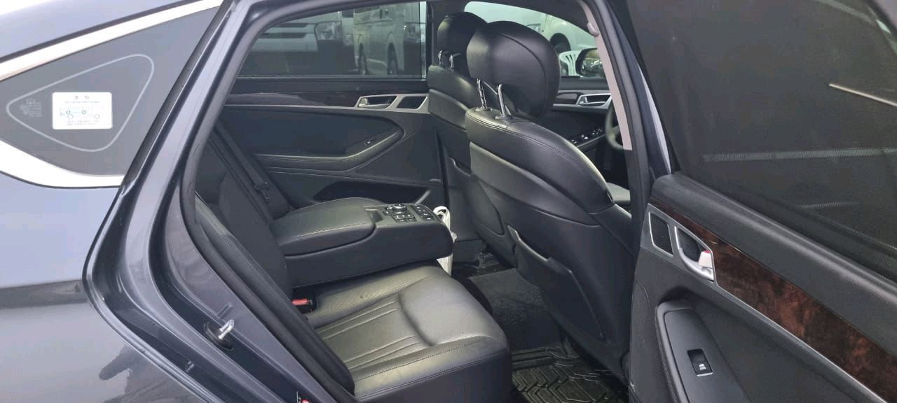 Genesis G 80 - Image 6