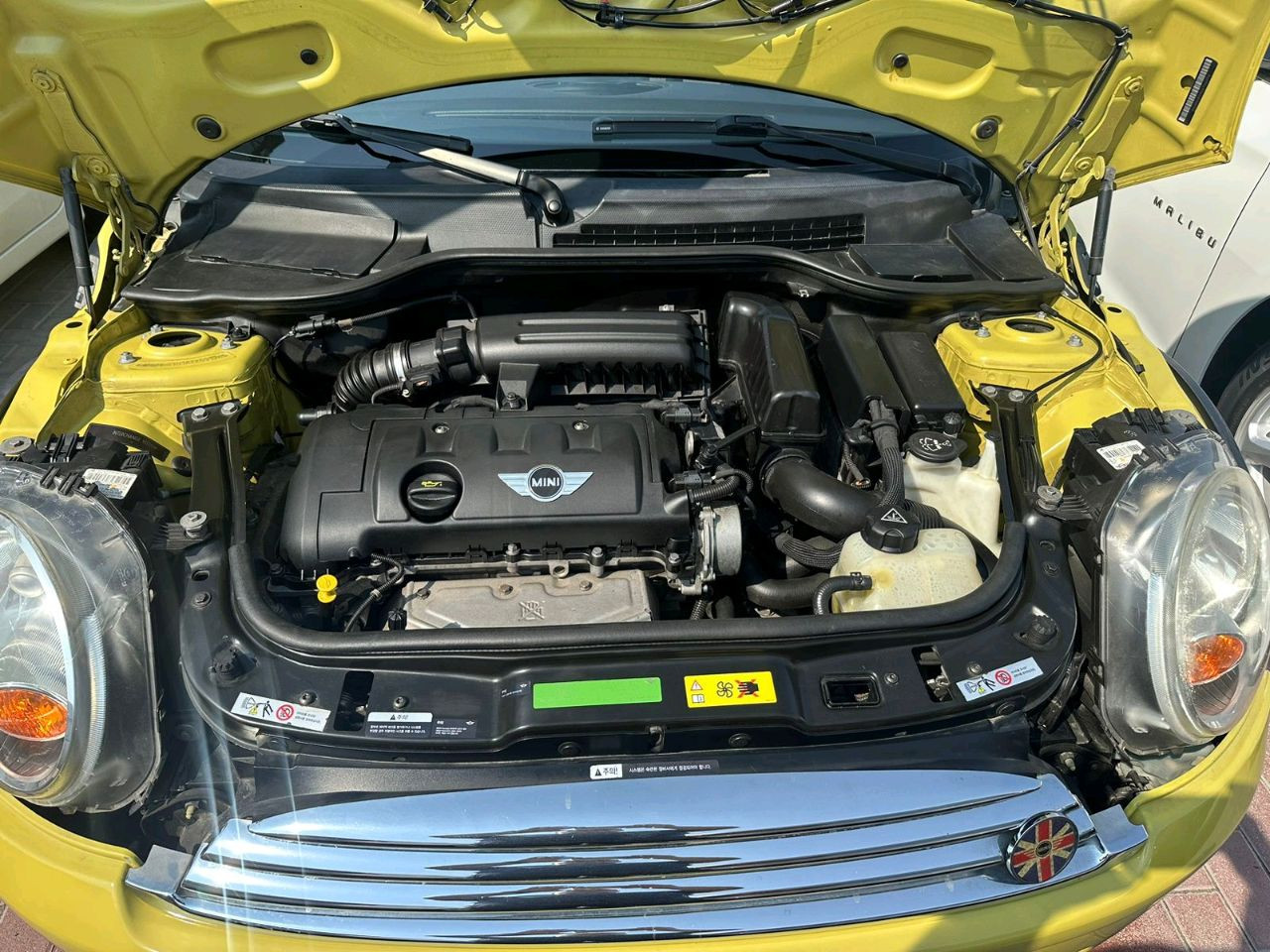 Mini Cooper Model S - Image 4