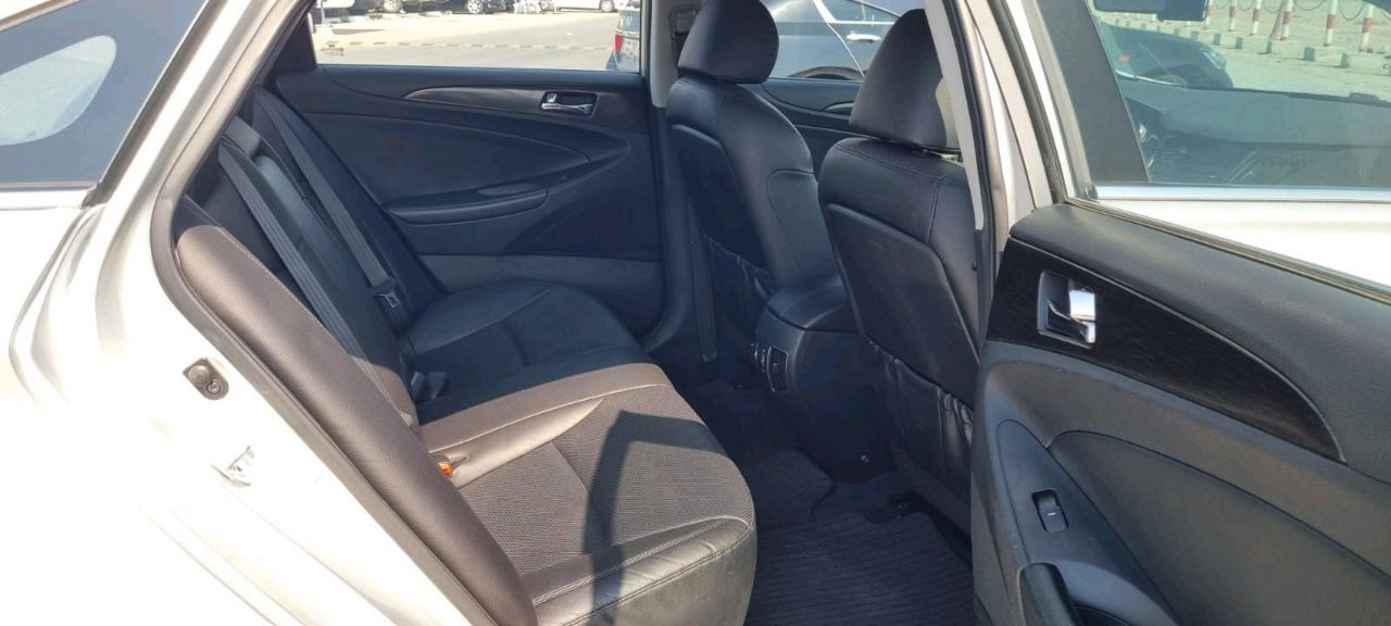 Hyundai Sonata - Image 10