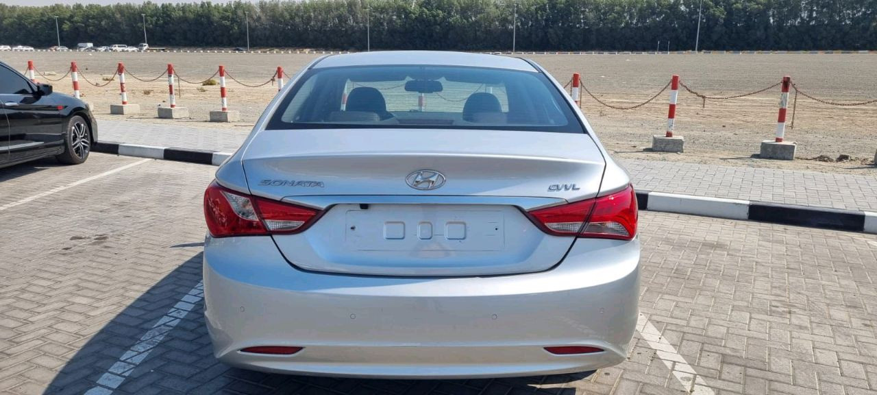 Hyundai Sonata - Image 5