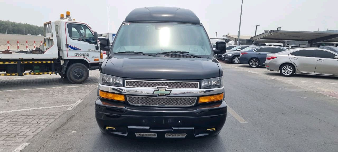 Chevrolet Express - Image 5