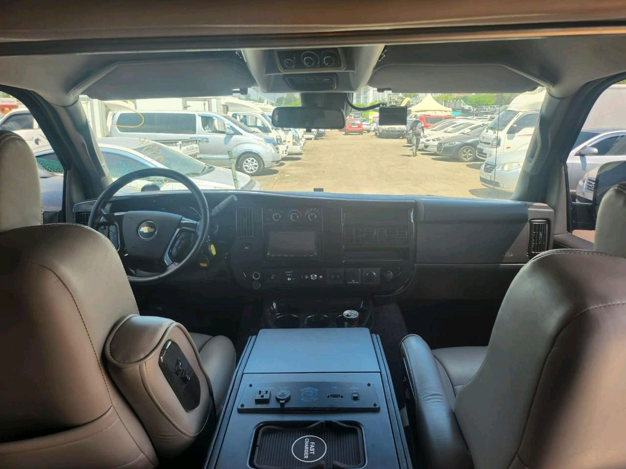 Chevrolet Express - Image 3