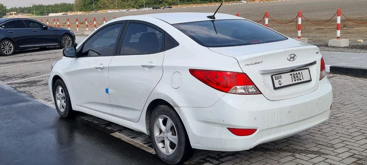 Hyundai Accent - Image 7