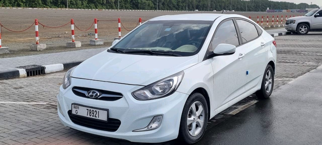 Hyundai Accent - Image 4