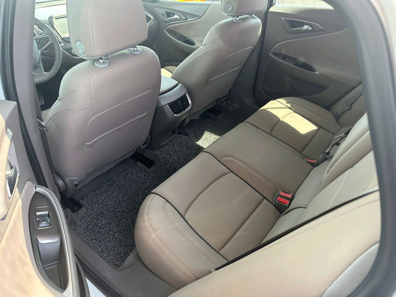 Chevrolet Malibu - Image 6
