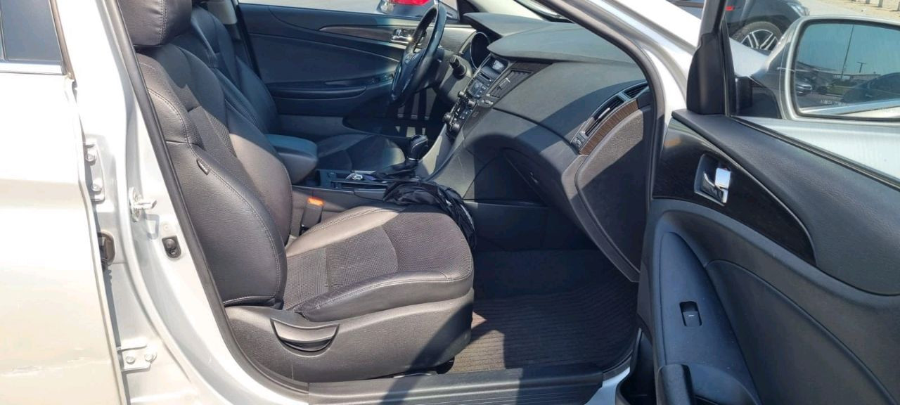Hyundai Sonata - Image 9