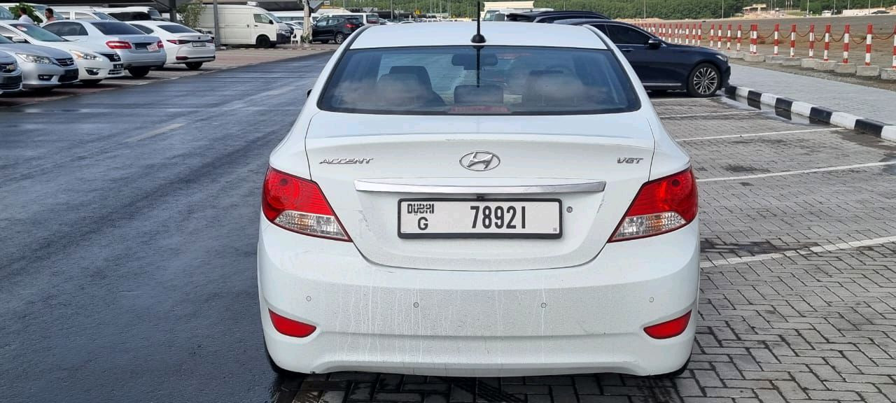 Hyundai Accent - Image 2