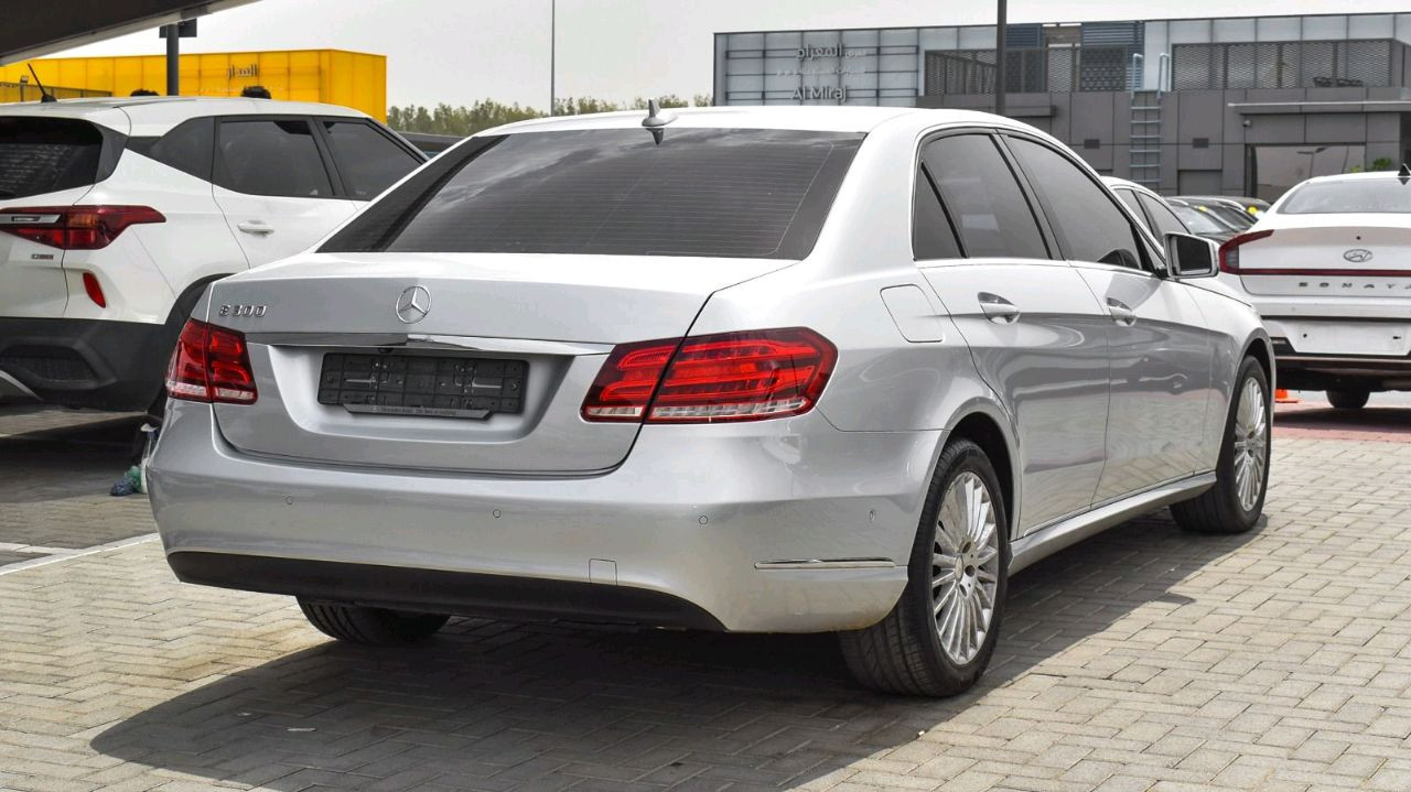 Mercedes Benz E-Class - Image 6