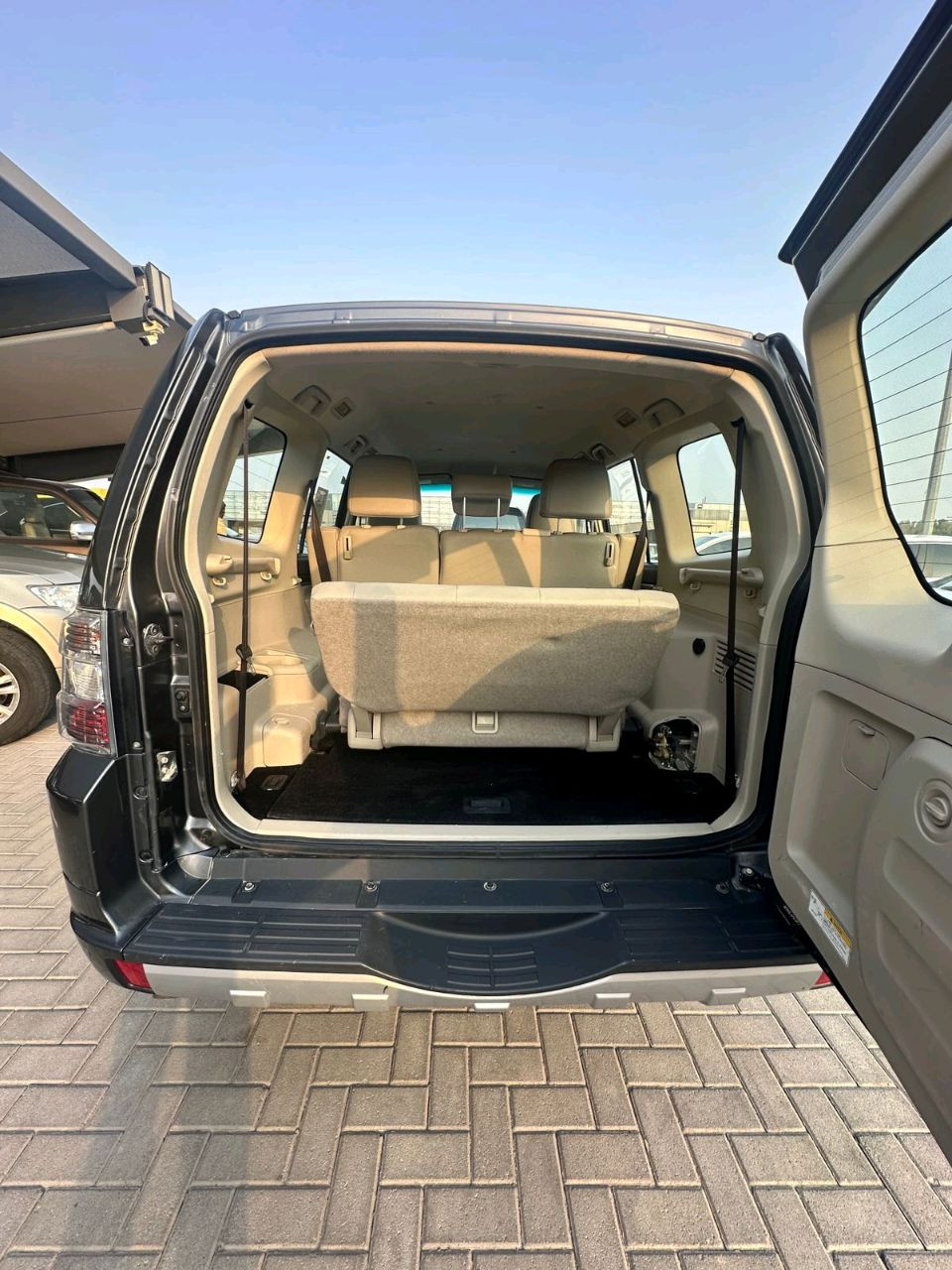Mitsubishi Pajero - Image 5