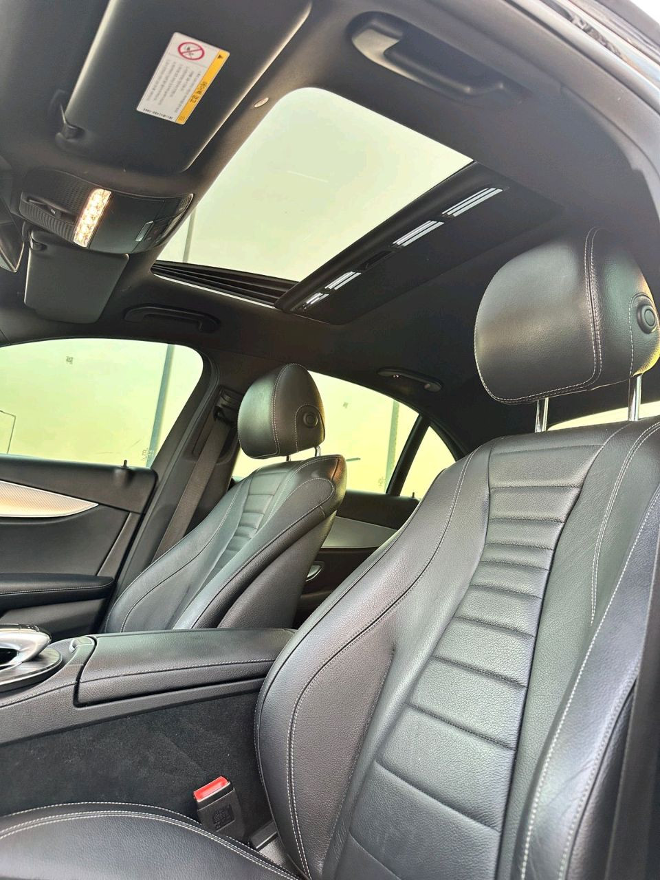 Mercedes Benz E-Class - Image 4