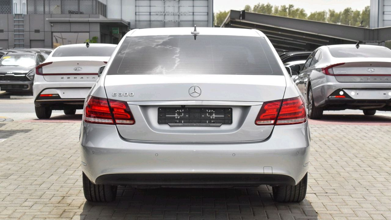 Mercedes Benz E-Class - Image 4