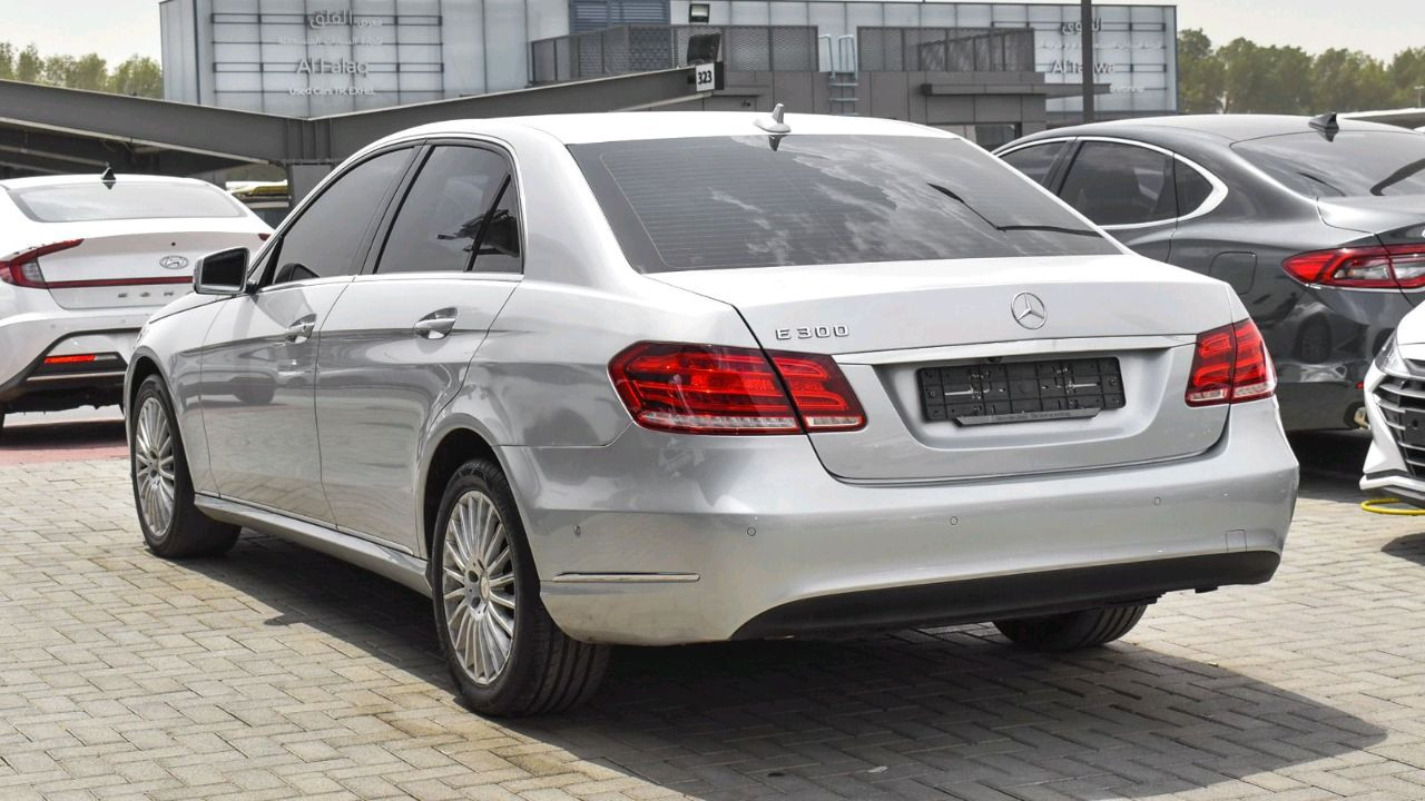 Mercedes Benz E-Class - Image 7