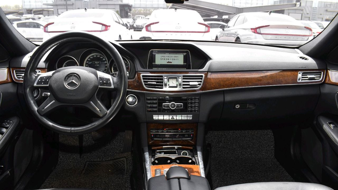 Mercedes Benz E-Class - Image 8