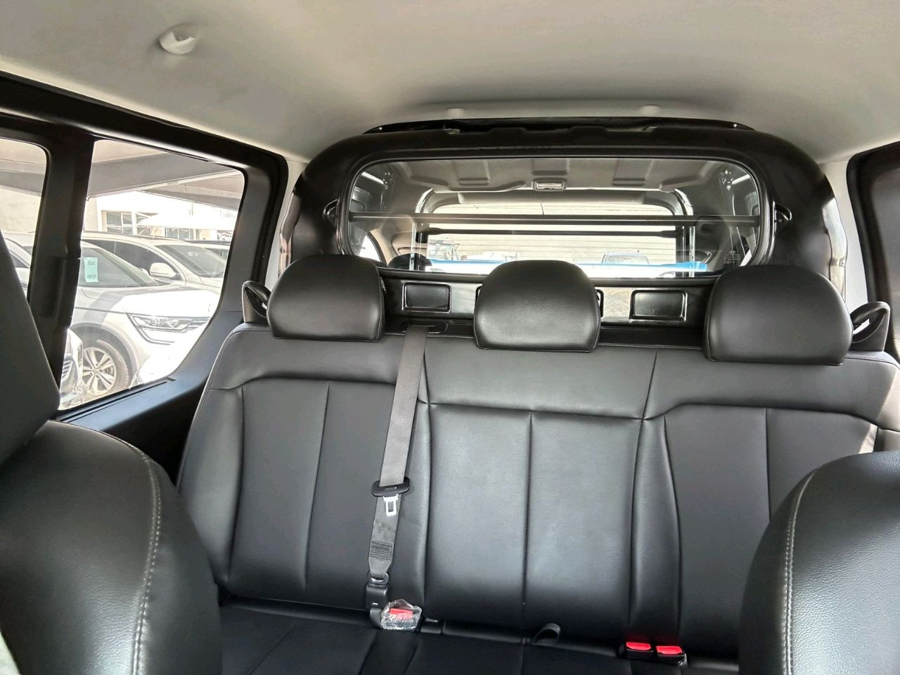 Hyundai STARIA - Image 15