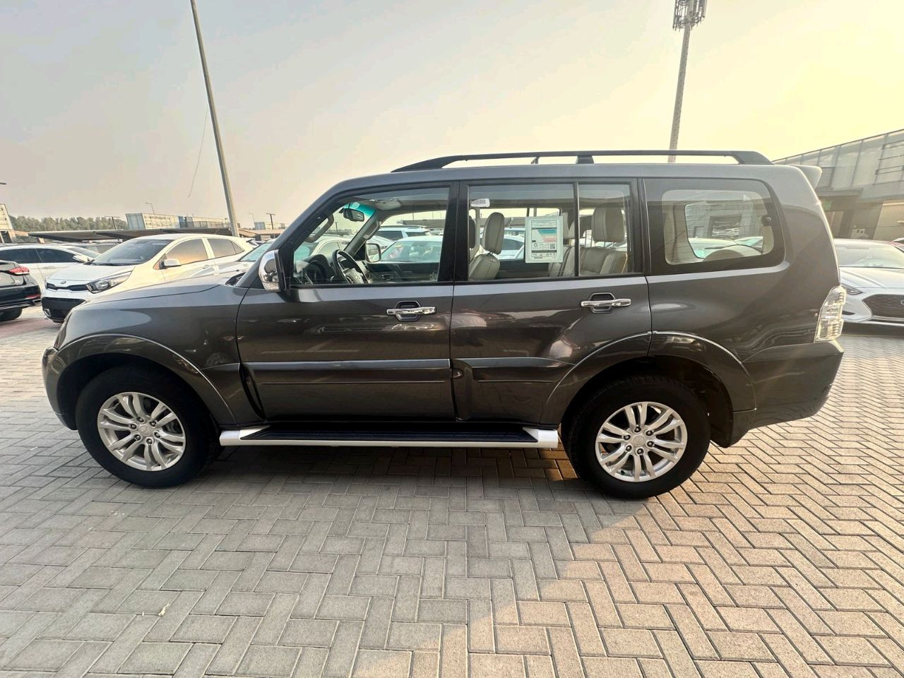 Mitsubishi Pajero - Image 8