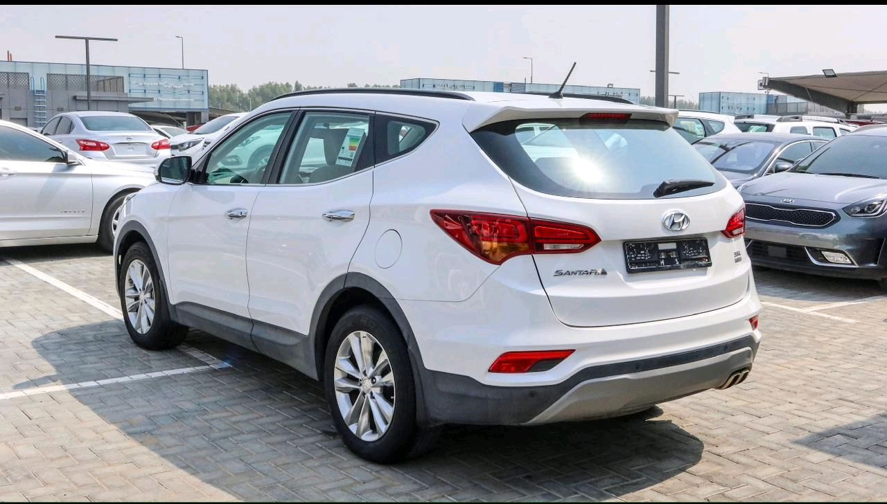 Hyundai Santa Fe - Image 2