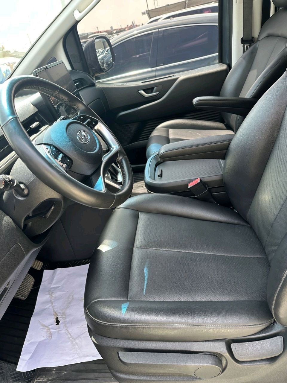 Hyundai STARIA - Image 18