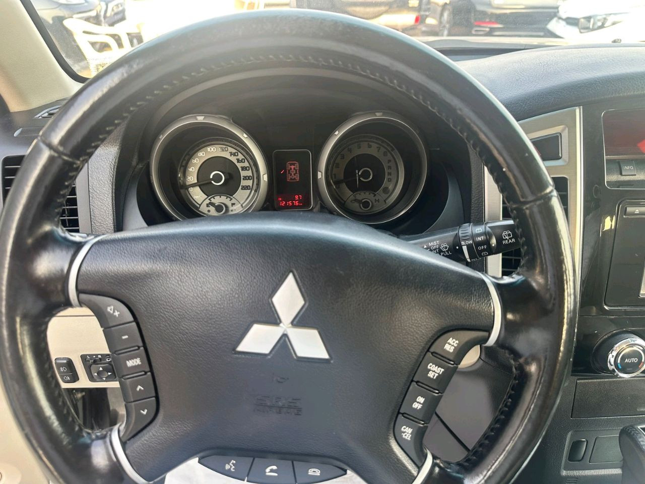 Mitsubishi Pajero - Image 3