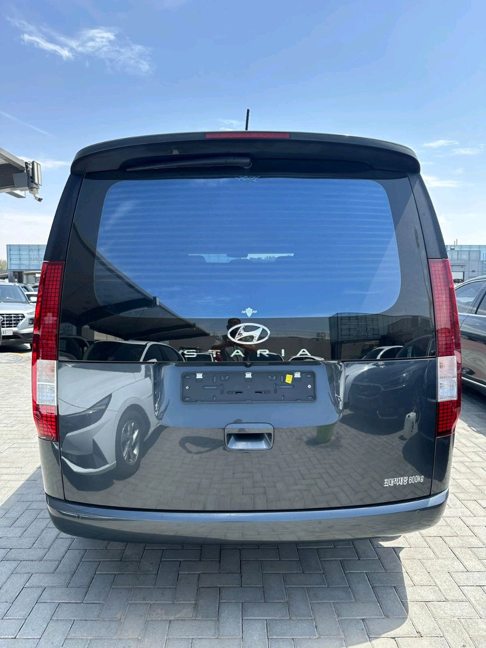 Hyundai STARIA - Image 5