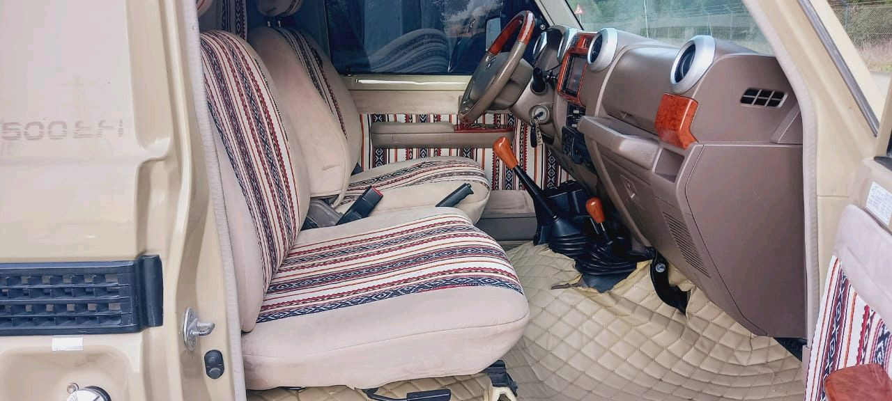 Toyota Land Cruiser - Image 11