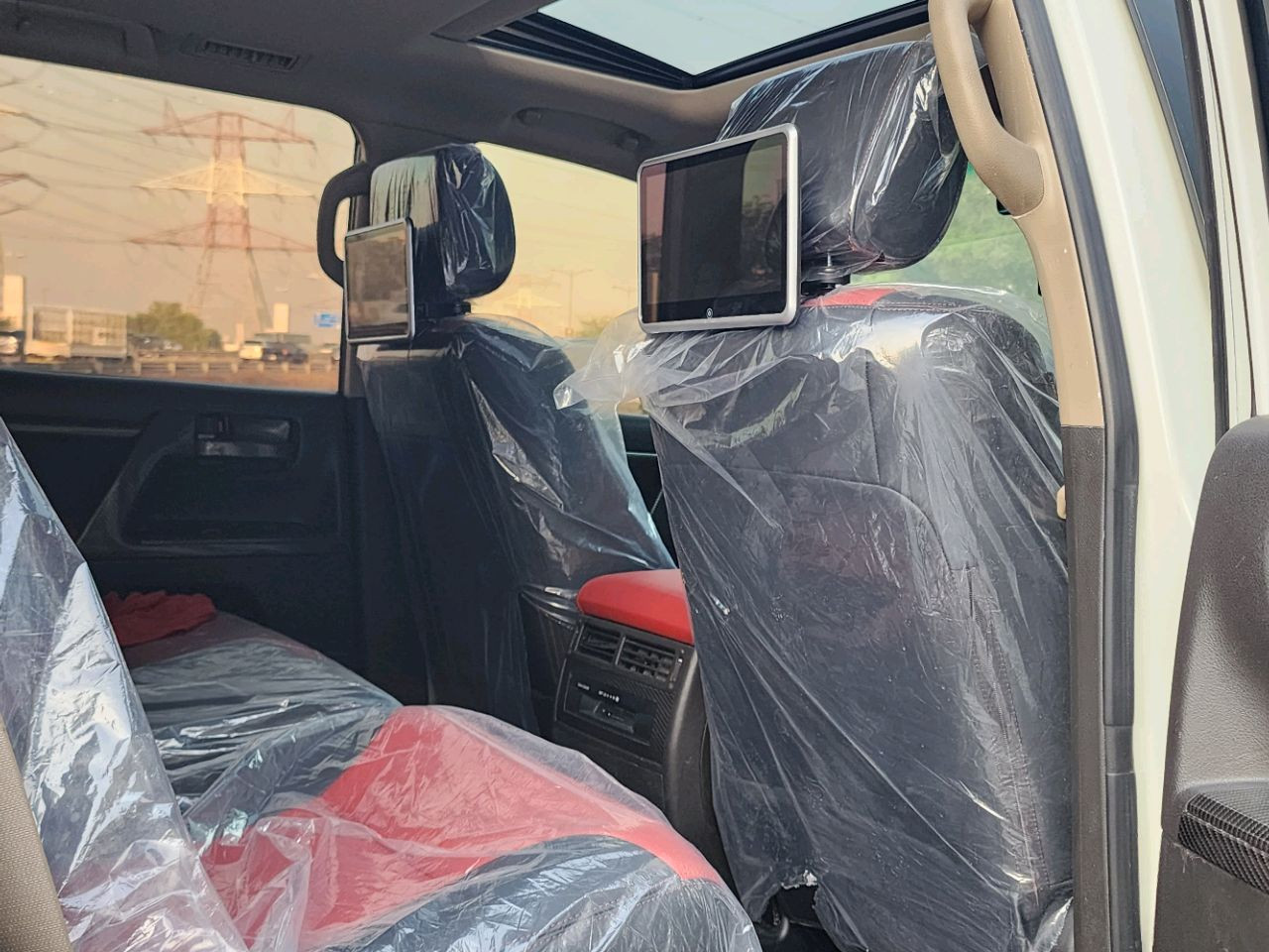 Toyota Land Cruiser - Image 11