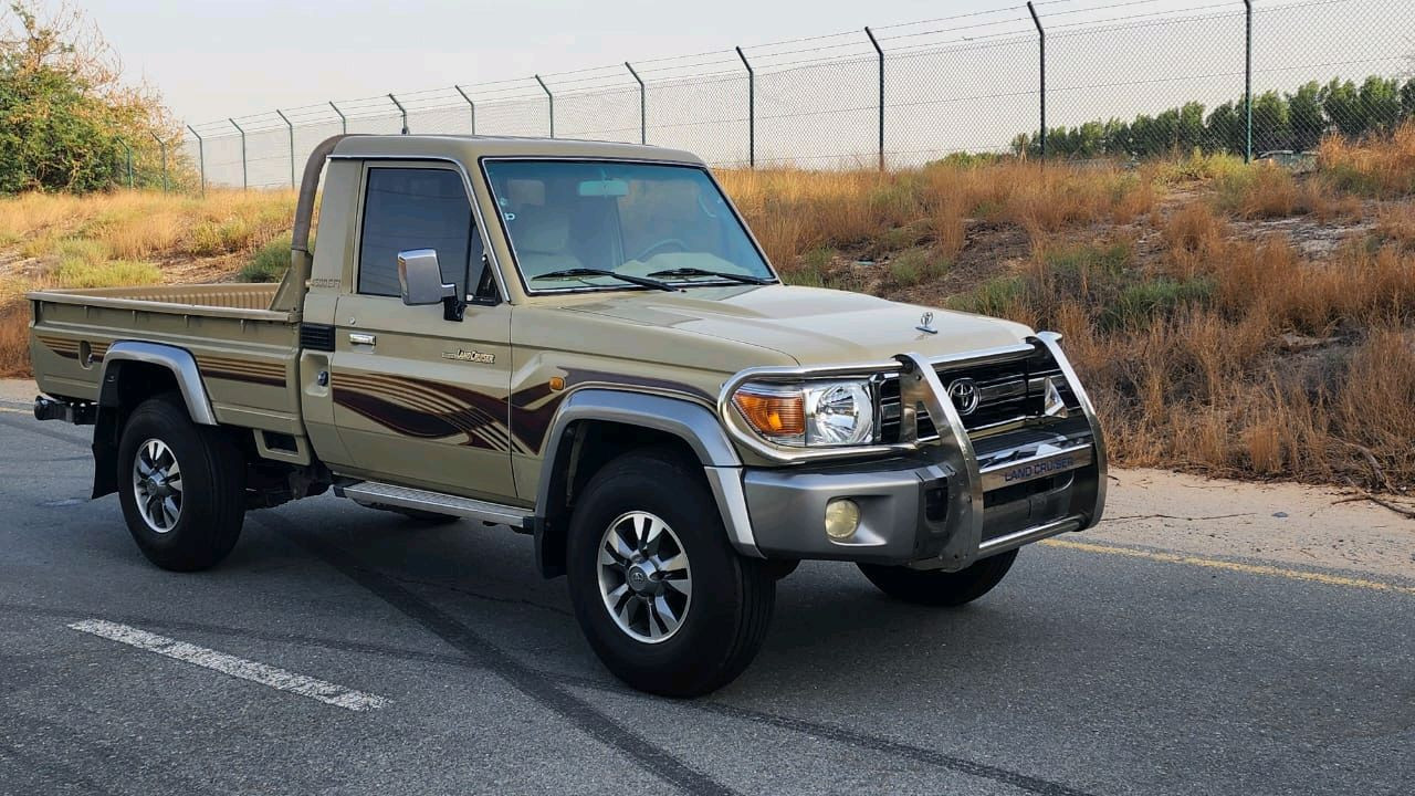 Toyota Land Cruiser - Image 12