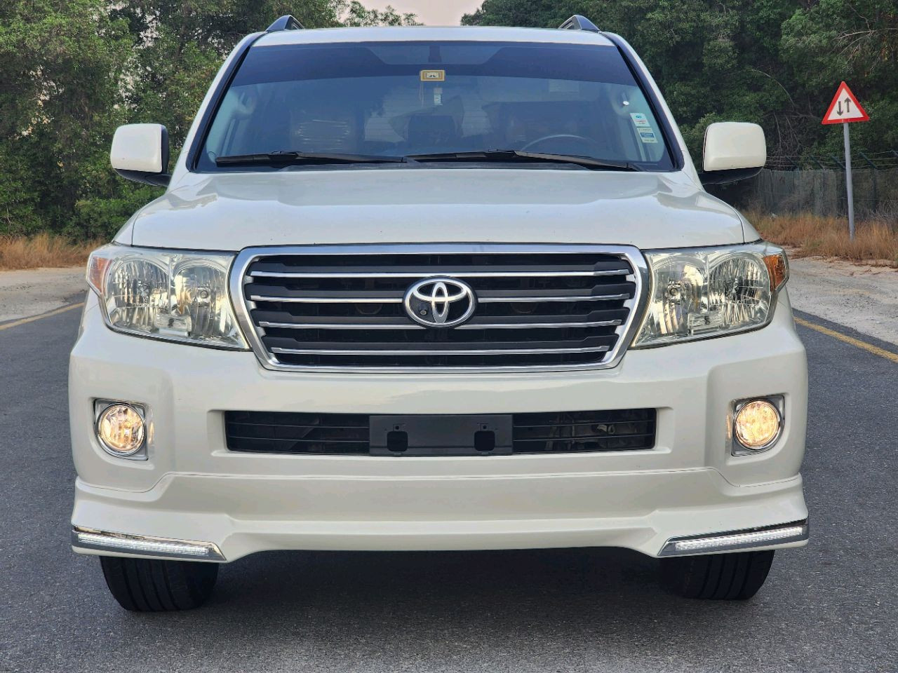 Toyota Land Cruiser - Image 8