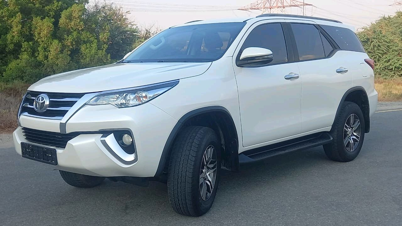 Toyota Fortuner - Image 10